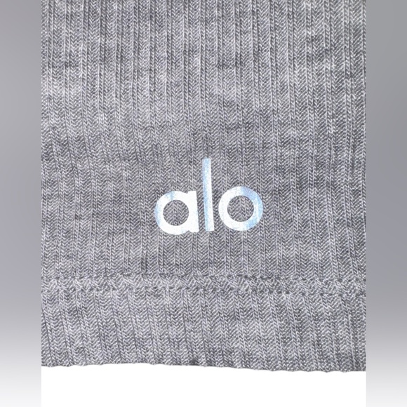 NWOT ALO Yoga Ribbed & Cropped Whisper Tank- Size Small - Picture 8 of 8